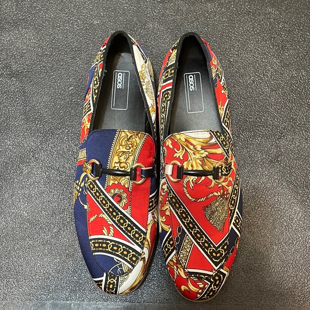 Great pair of shoes only worn once!